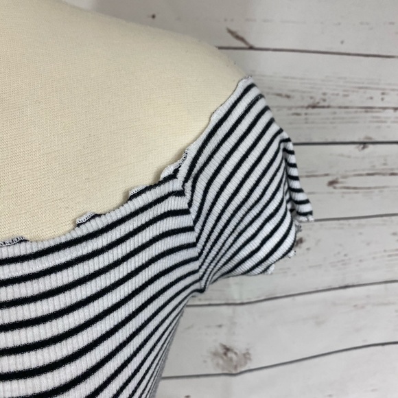 Hollister Black/White Stripe Top - Picture 4 of 7